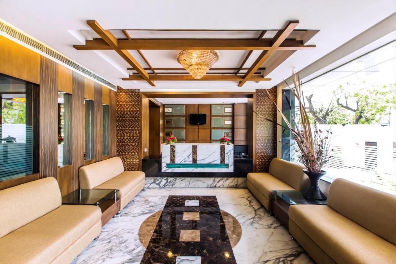 Hotel Golden Manor ジャイプール エクステリア 写真
